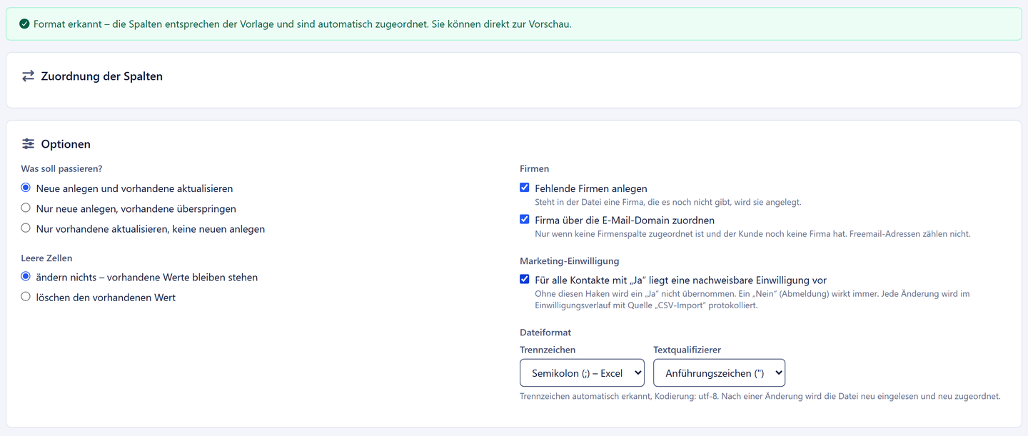 Spaltenzuordnung mit dem Hinweis „Format erkannt“ und den Optionen für den Import, darunter fehlende Firmen anlegen und die bestätigte Marketing-Einwilligung