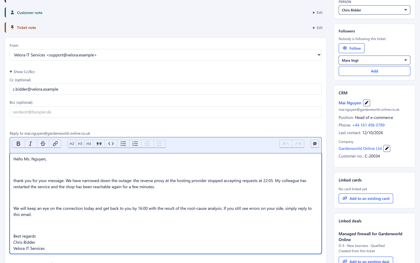 An open ticket in 5sDesk with timeline, reply box and customer history
